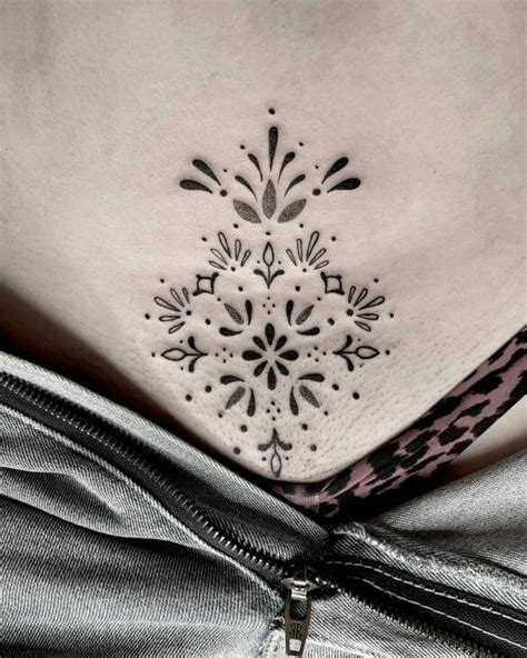 intim tattoo frau|22 Amazing Feminine Pelvic Tattoos For 2024! .